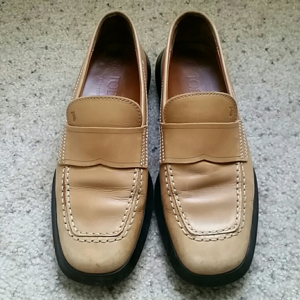 TOD'S Tan Loafers - 37 1/2 (7.5)
